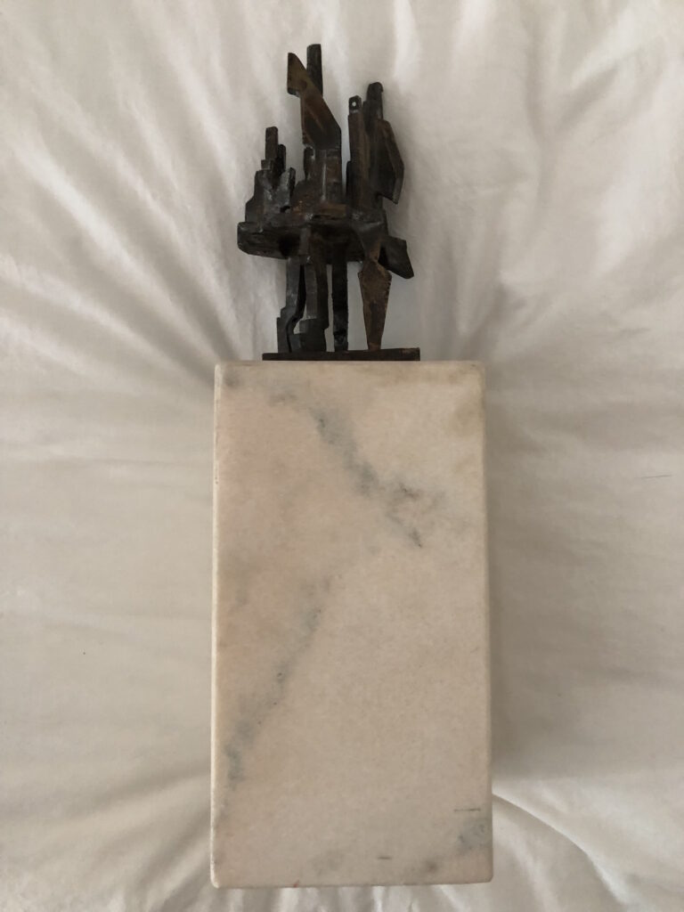 1 Skulptur auf Marmorsockel Metzler Kurt Laurenz